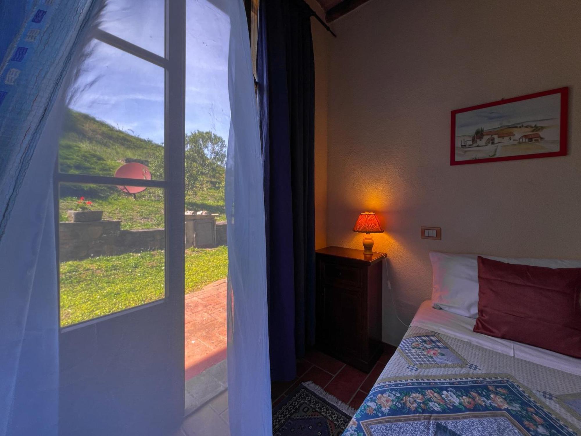 Agriturismo Lucestraia Montecatini Val di Cecina Habitación foto